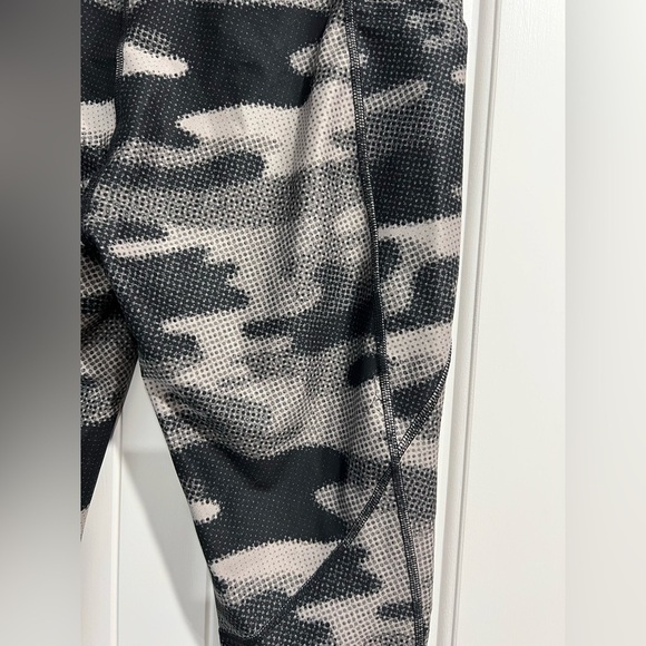 Women’s crap Capri leggings black white grey PXL highrise‎ XERSION petite - Picture 3 of 8